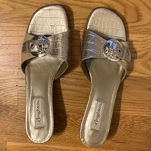 NWOT Brighton 10M Platinum sandal